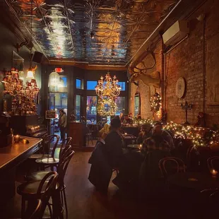 Everyone looks great in this kind of light. Bring your new (or seasoned) Boo for a good time.