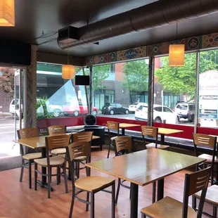 Cute little hidden spot for gyros.