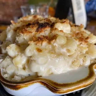 a dish of macaroni and cheese