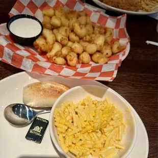 Kids Mac and cheese meal and cheese curds