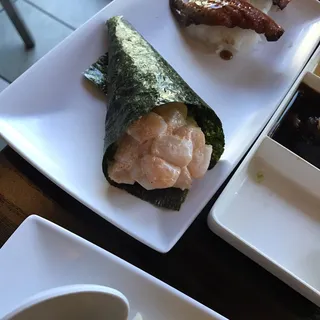 H16. Scallop Hand Roll