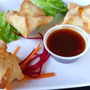 Crab wontons