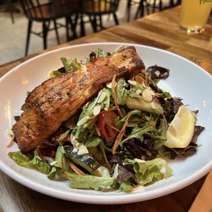 Grilled Salmon Salad