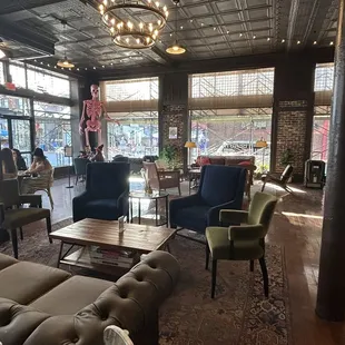 Plenty of seating options! Great places for gathering with friends.