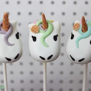 Unicorn cake pops