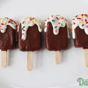 Cute fudgsicle cake pops