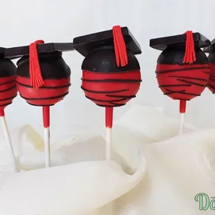 Cake pops perfect for your graduate!