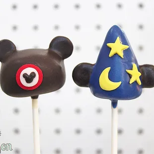 Mickey hat cake pops