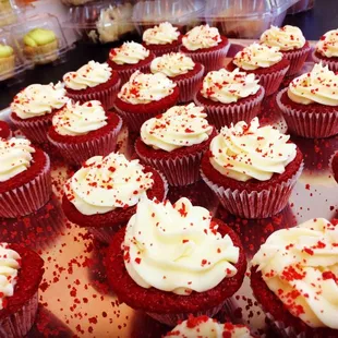 Love connection cupcakes!
