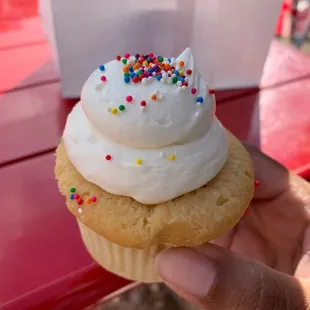 Vanilla cupcake