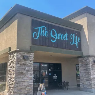 Outside / Patio / Outdoor Seating