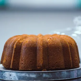 Sweet Fix (Lemon-Glazed 7up Pound Cake)