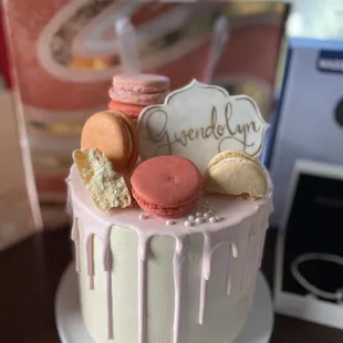 6 inch macaroon drip cake