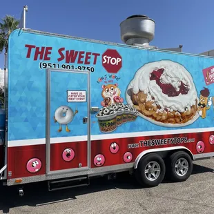 Funnelcakes, churros, mini donuts, smoothies. Come on down for a sweet treat