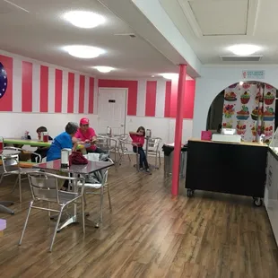 children eating