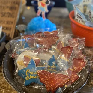 a plate of cookies and cookies