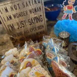 a sign that says i&apos;m not saying i&apos;m wonder woman i&apos;m just saying