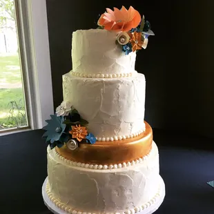 Beautiful 4-tier wedding cake.