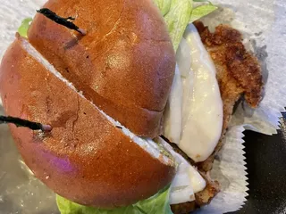 Broken Barrel Bar And Grill