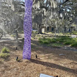 I love the purple sculpture!