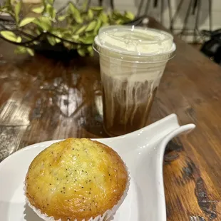 Poppyseed Muffin