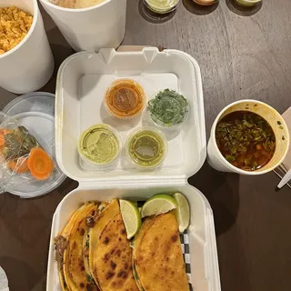 3 Tacos de Birria