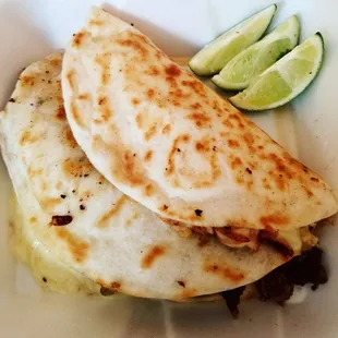 These are the quesadilla i got 1 steak and 1 chicken. They were pretty good i enjoyed them.