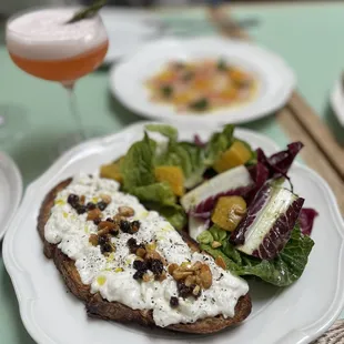 Burrata Crostini