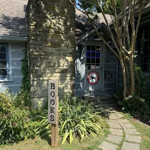 A book store with a cat!