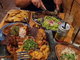 Estrella Taqueria Lounge