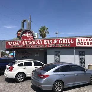 the outside of the restaurant