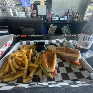 Cheeseburger &amp; fries.