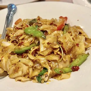 Drunken Noodle with chicken   @hybrideater