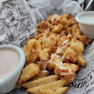 Chesse curds! Freakin&apos; yum!