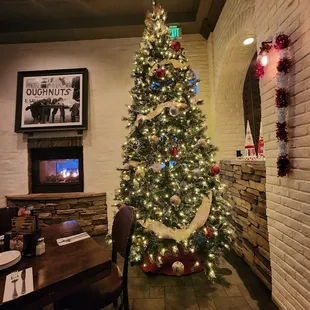 Holiday,decor....so nice!