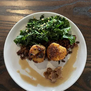 Fish &amp; Greens - Scallops with Kale and Beans