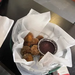 Bunker balls (cinnamon sugar donut holes) were hot and delish