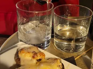 Salut Wine and Cocktail Lounge