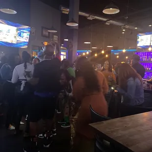Ppl enjoying themselves