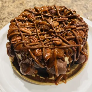 Mini Turtle pecan cheesecake