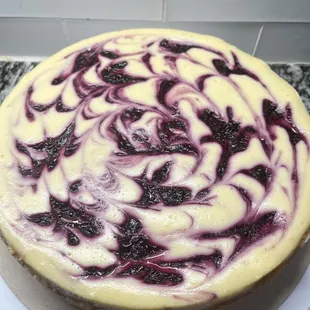 Blueberry lemonade cheesecake