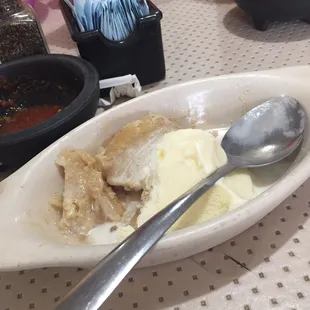 Peach Cobbler a La Mode