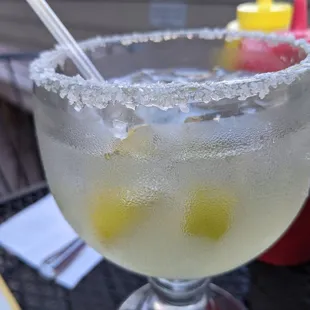 a margarita in a glass