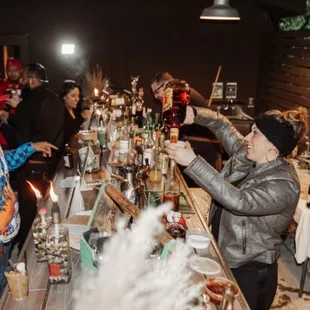 Large wedding party service.