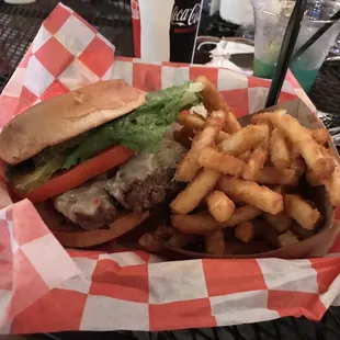 Cheeseburger with fries