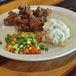 Chicken Livers w/ vegetable medley, &amp; Smashed potatoes