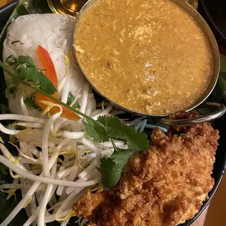 Crispy Soft Shell Crab with Thai Curry Sauce