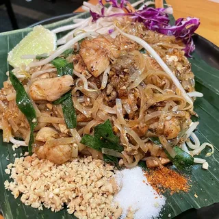 L10. Pad Thai Noodle Lunch Special
