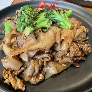 L11. Pad See Ew Lunch Special
