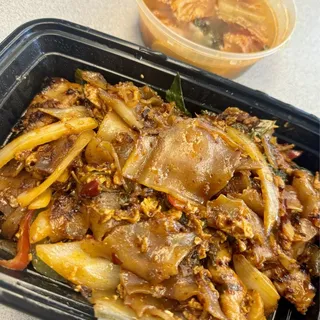 L12. Drunken Noodle Lunch Special